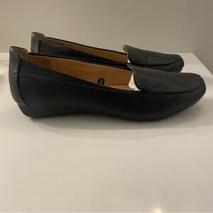 Bass Black Leather Flats